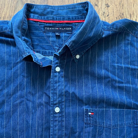 Tommy Hilfiger Button-Up Shirt - Picture 2 of 2